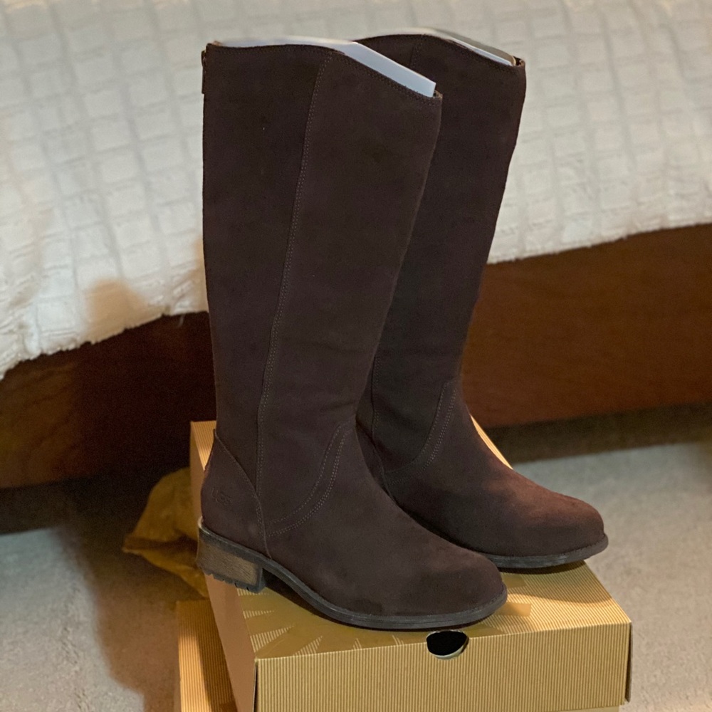 Tall UGG Seldon boots, brand new, size 7